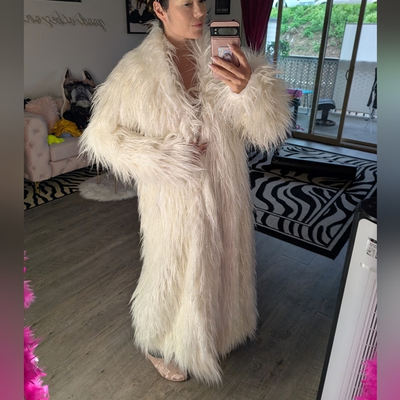 * SOLD * Dolls Kill Club Exx White whinter Fur Arctic Festival Rave Coat - Picture 3 of 11